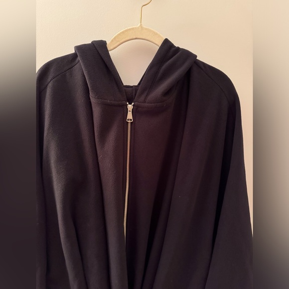Susan Graver Hooded Poncho Weekend Fleece w/Fringe Black 4X NWOT - Picture 5 of 10